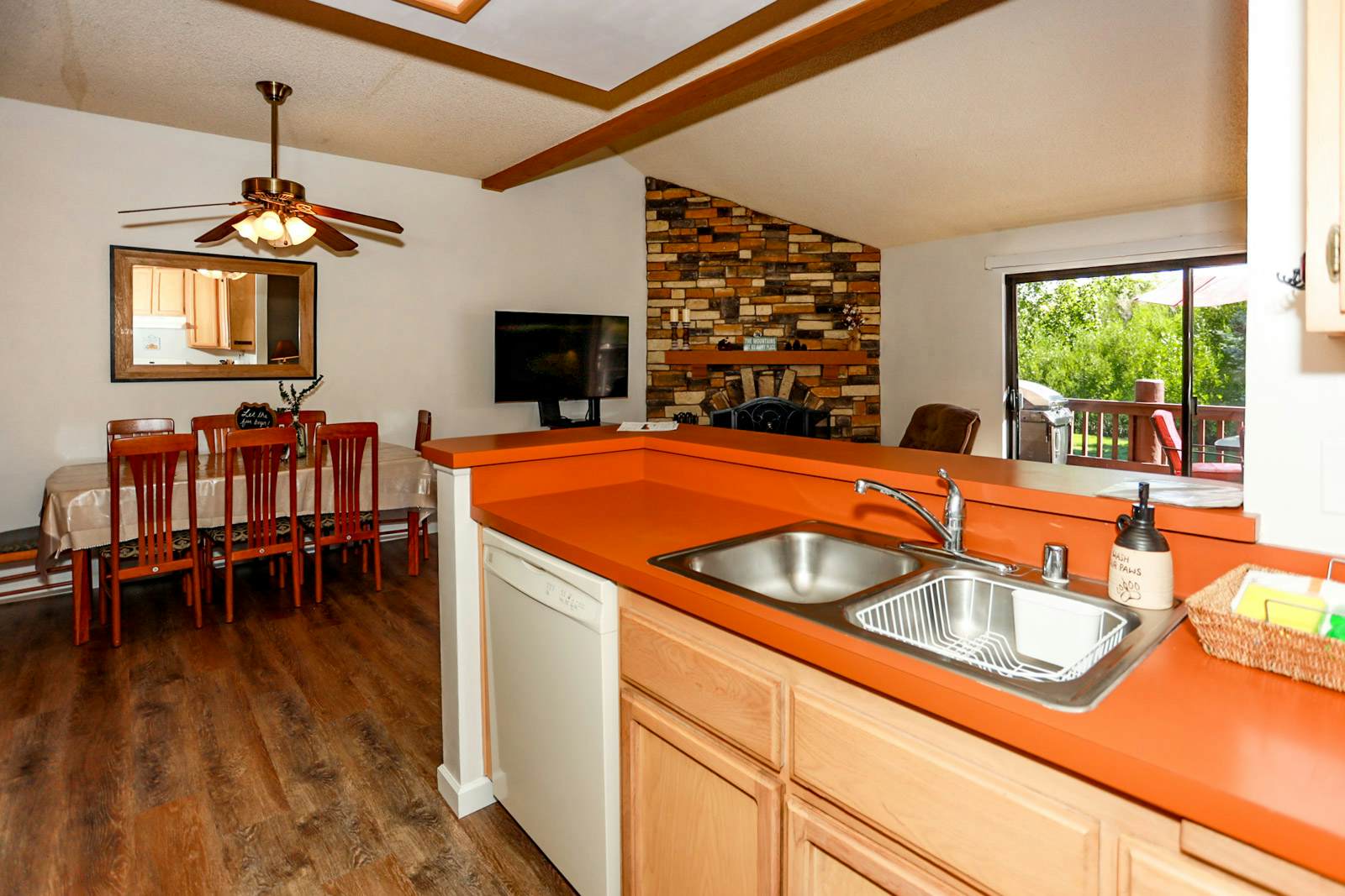 1952-Cienega Getaway