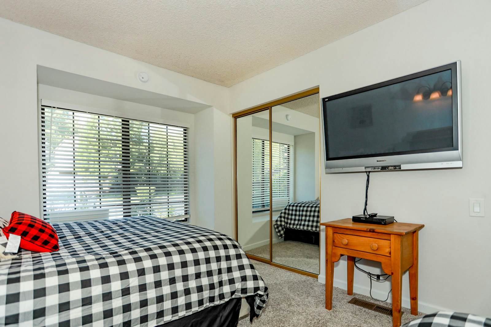 1952-Cienega Getaway