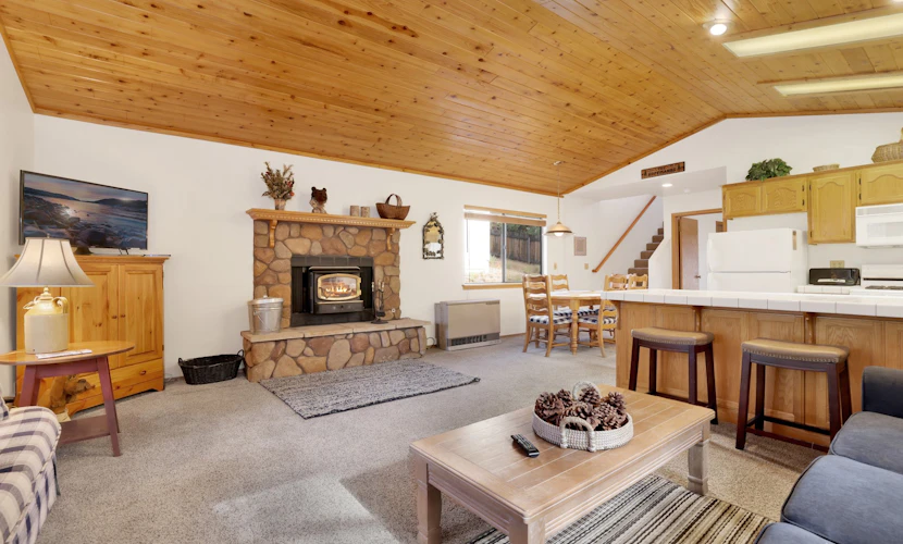 Cozy Haven Central Cottage at Big Bear