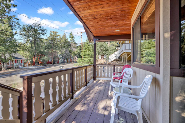 Cozy Haven Central Cottage at Big Bear