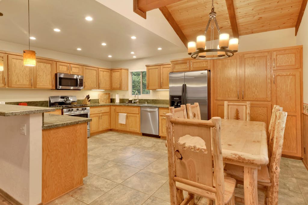 La Cerena Getaway at Big Bear- Pool Table- Ski Resort Central