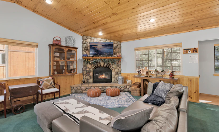 River Rock Lodge at Big Bear Village w/ Hot Tub