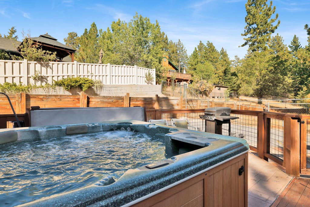 River Rock Lodge at Big Bear Village w/ Hot Tub