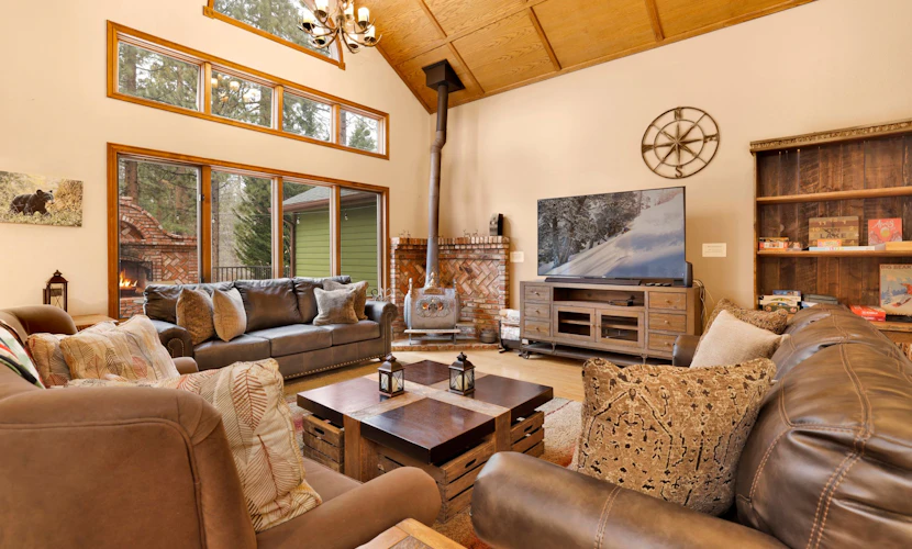 Apres Ski Haus at Snow Summit- Hot Tub- Games