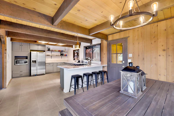 Bear Cabin- Walk toGolf/Ski Resort- No Oven