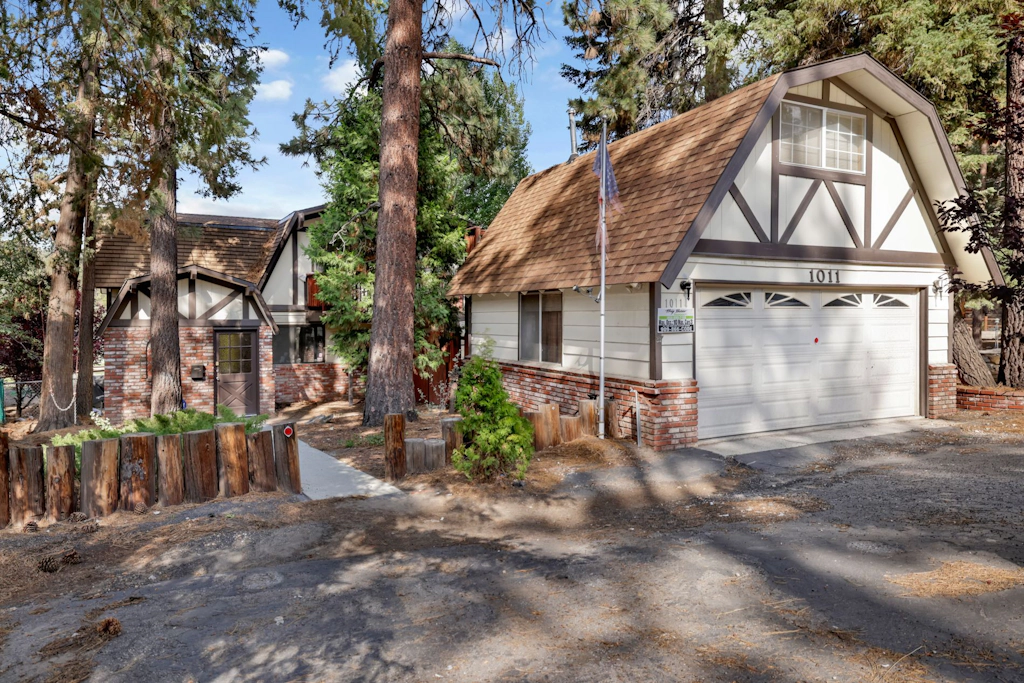 Bear Cabin  #1976