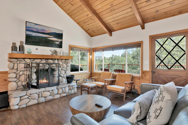 Black Oak Cabin Retreat Big Bear w/ Hot Tub