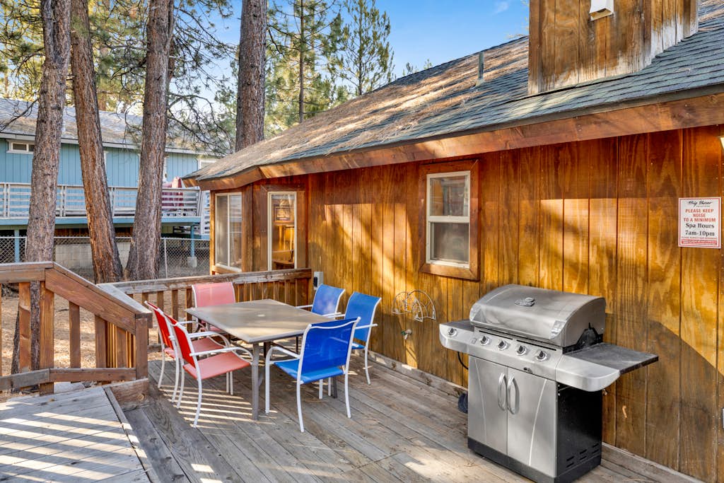 Little Cubs Fox Farm Retreat w/ Hot Tub + Games