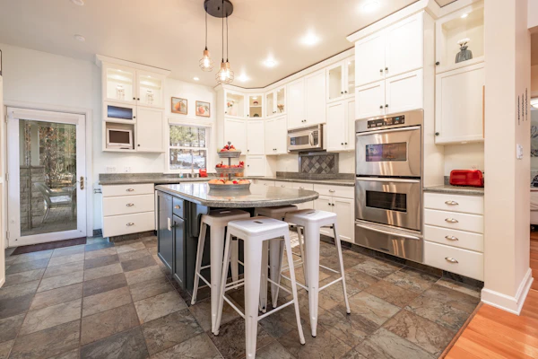 The Grand Village Chalet at Big Bear- Hot Tub- Games - Movie Room