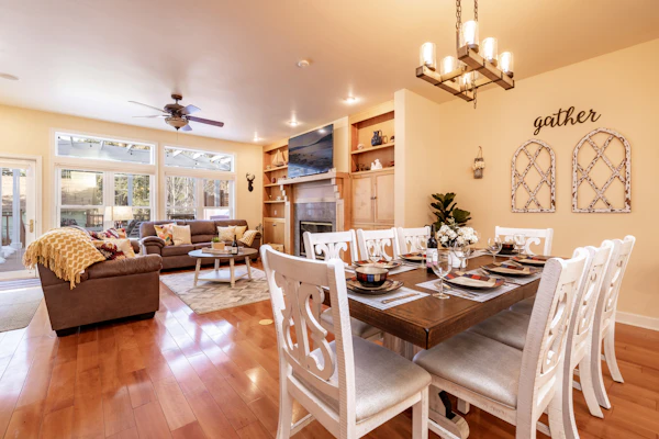 The Grand Village Chalet at Big Bear- Hot Tub- Games - Movie Room