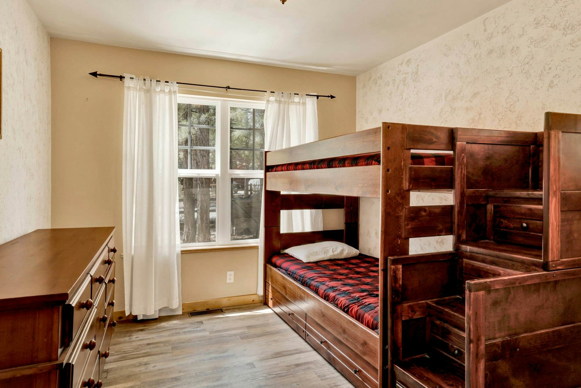 2005- One Hundred Pines Ranch