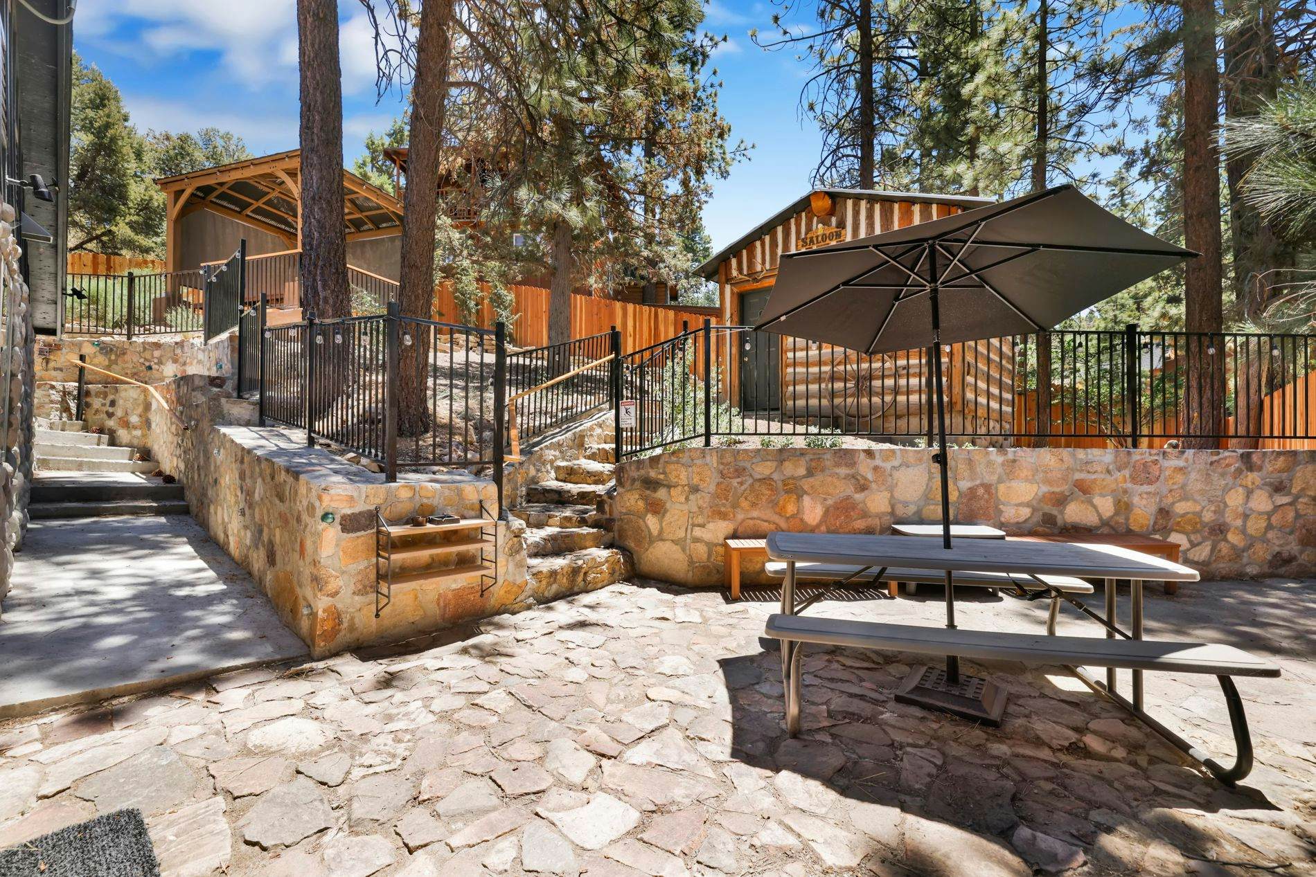 2031-The Big Bear Fox Lodge