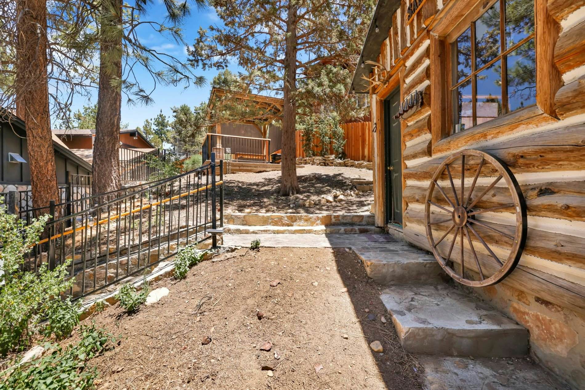 2031-The Big Bear Fox Lodge