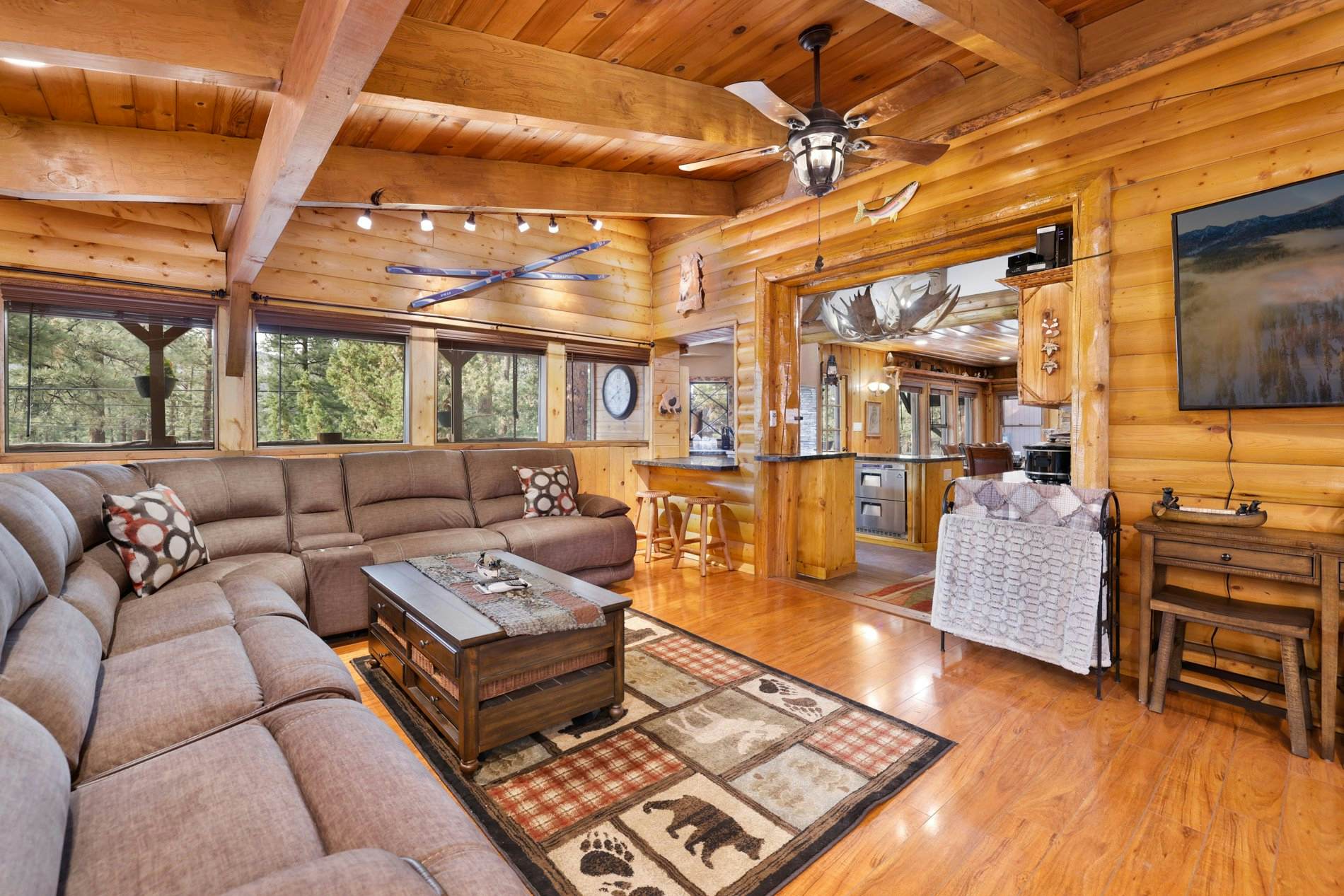 2031-The Big Bear Fox Lodge