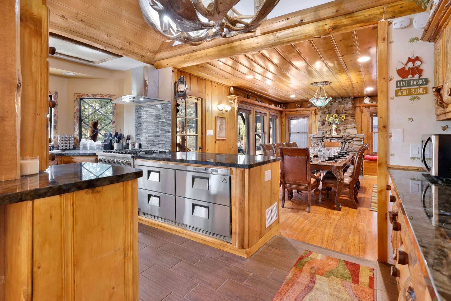 2031-The Big Bear Fox Lodge