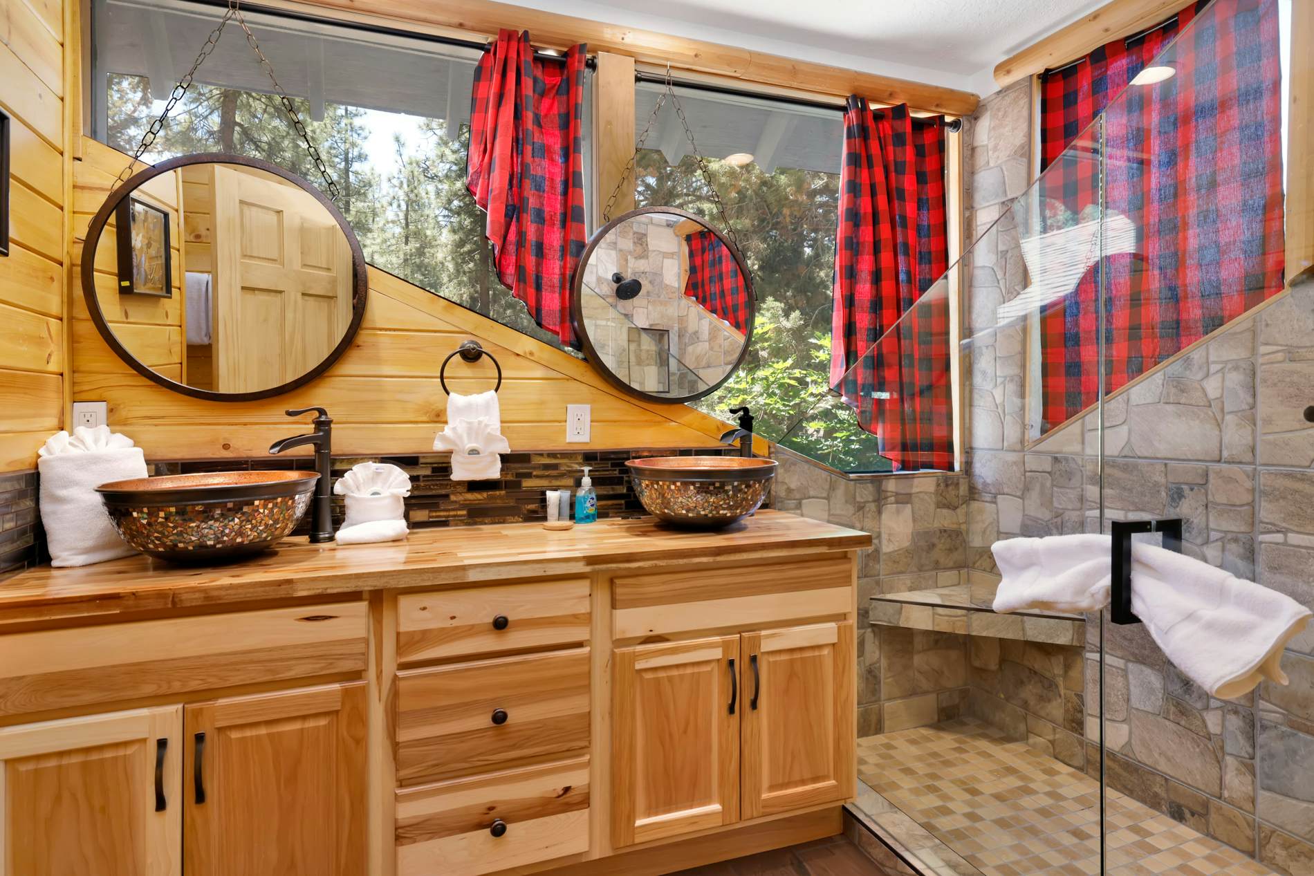 2031-The Big Bear Fox Lodge