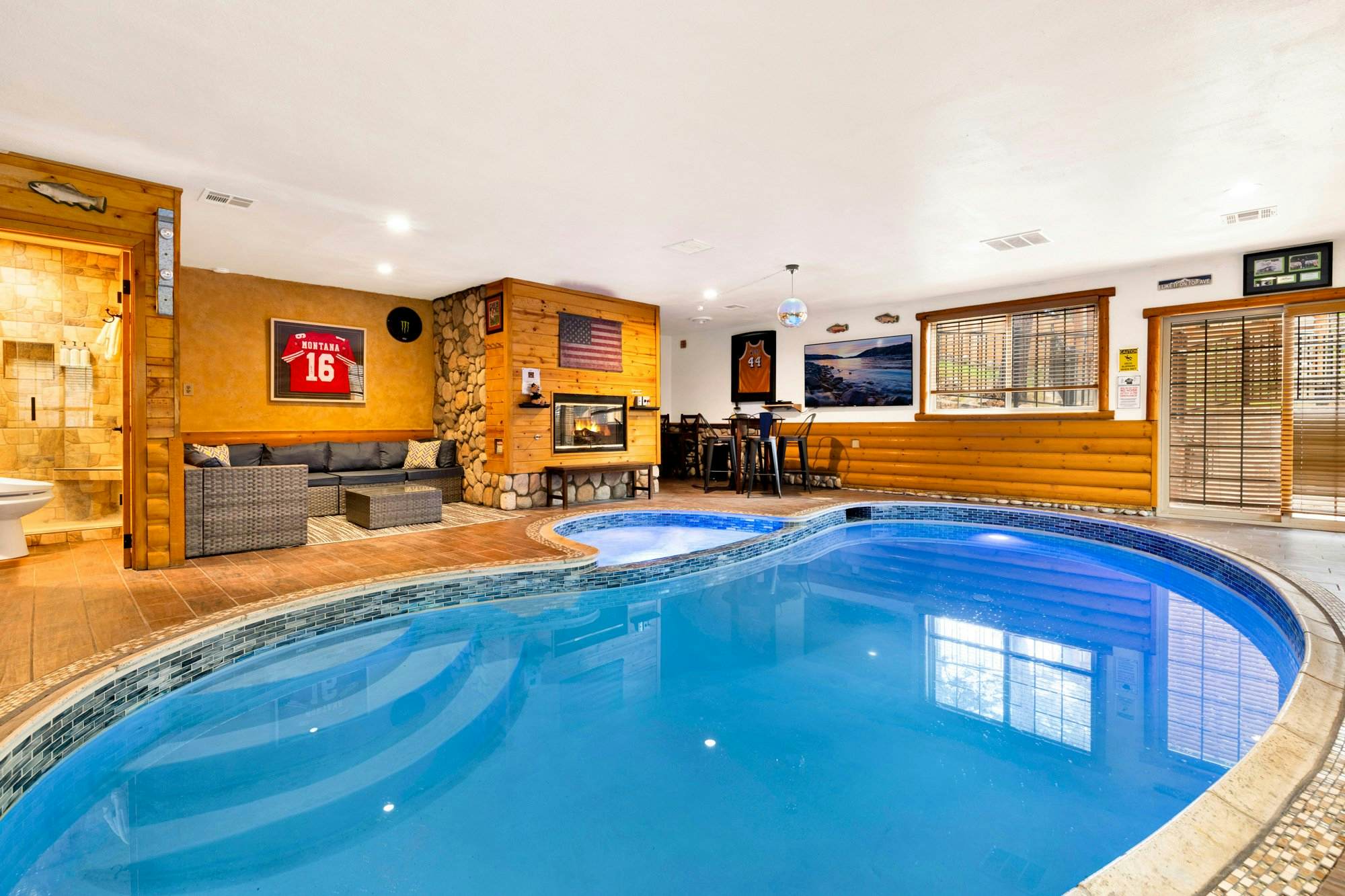 2031-The Big Bear Fox Lodge