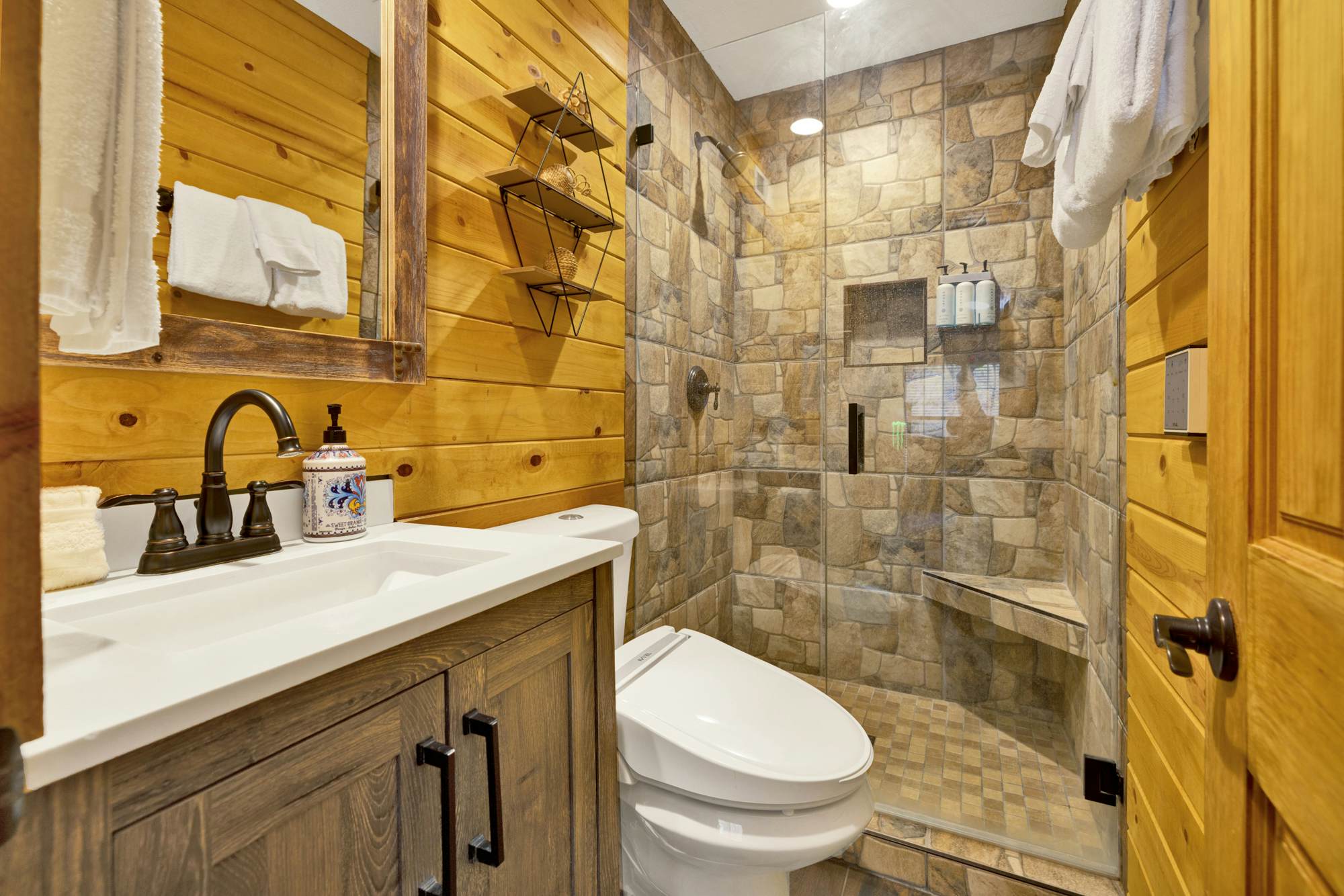 2031-The Big Bear Fox Lodge