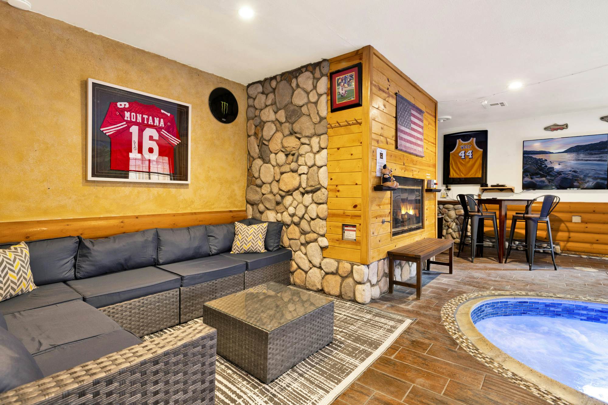 2031-The Big Bear Fox Lodge