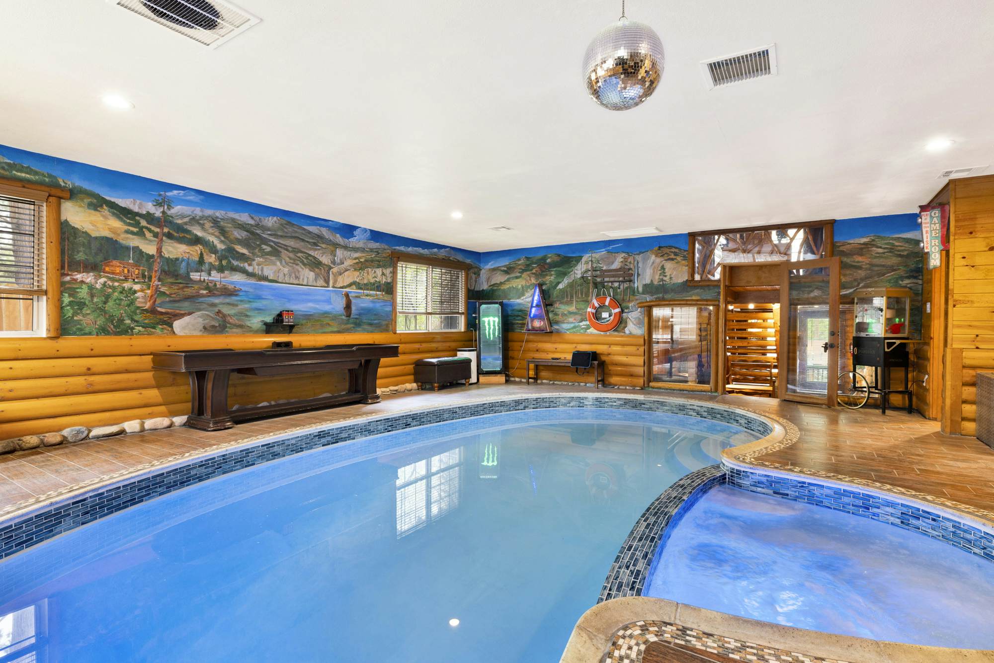 2031-The Big Bear Fox Lodge