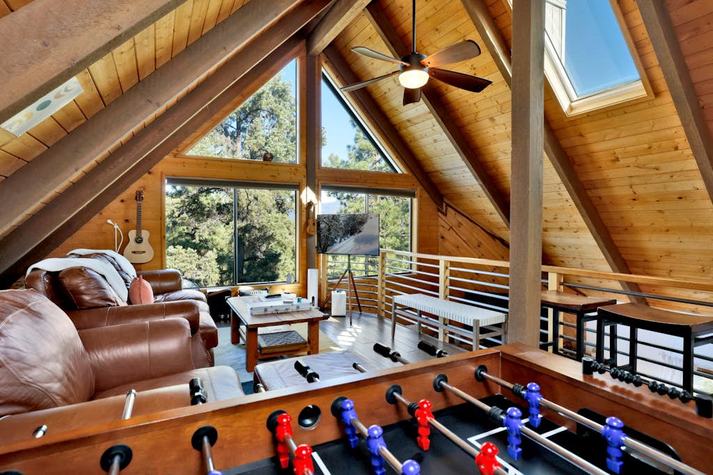 Chimney Peak Big Bear Chalet w/ Hot Tub + Games