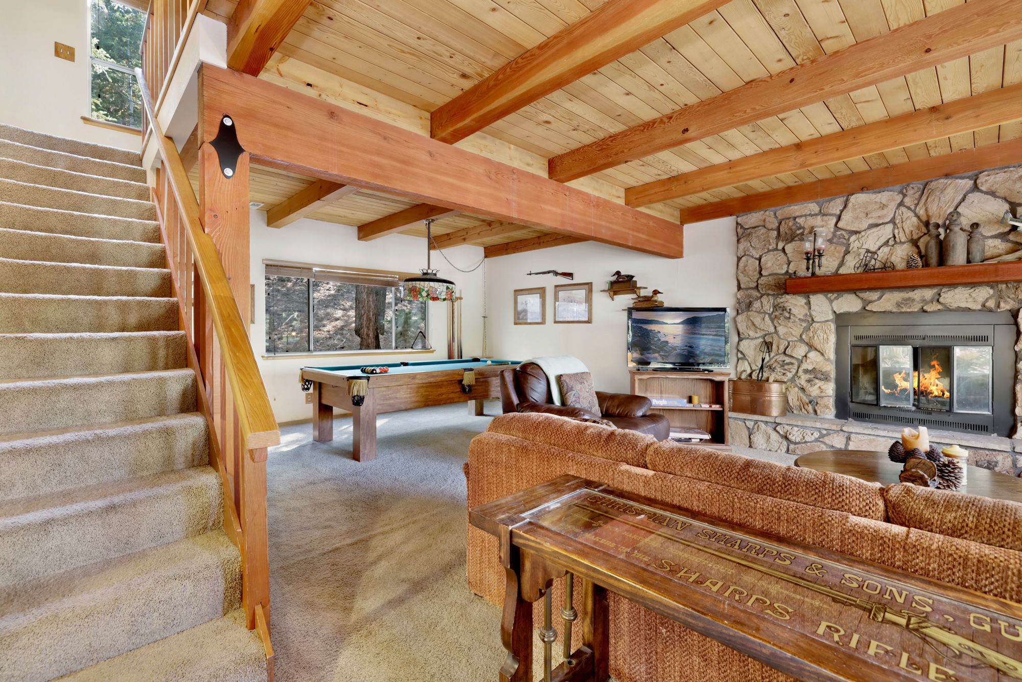 Treetop Views Retreat at Big Bear w/ Pool Table