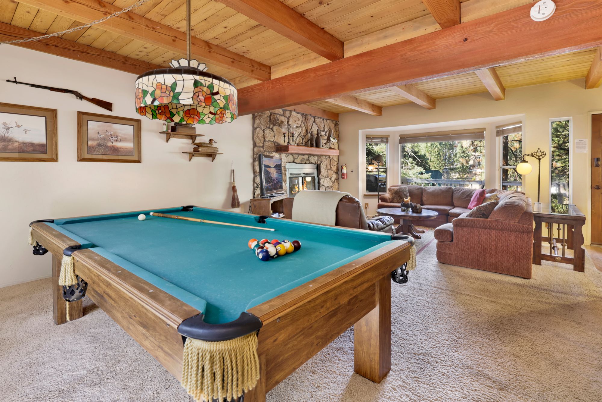 Treetop Views Retreat at Big Bear w/ Pool Table