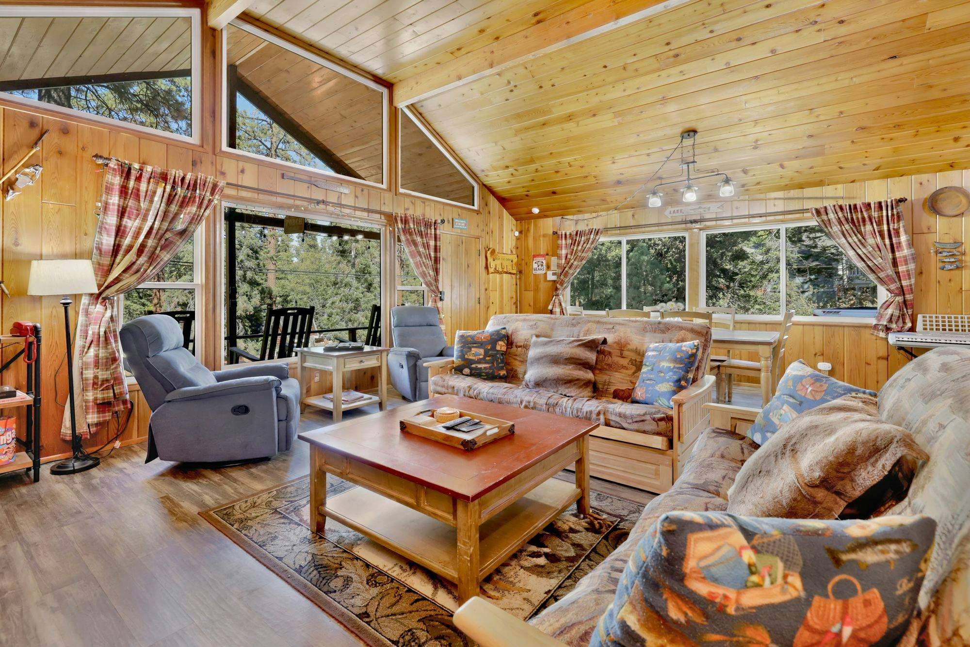 2069 - Bear Cub Cabin