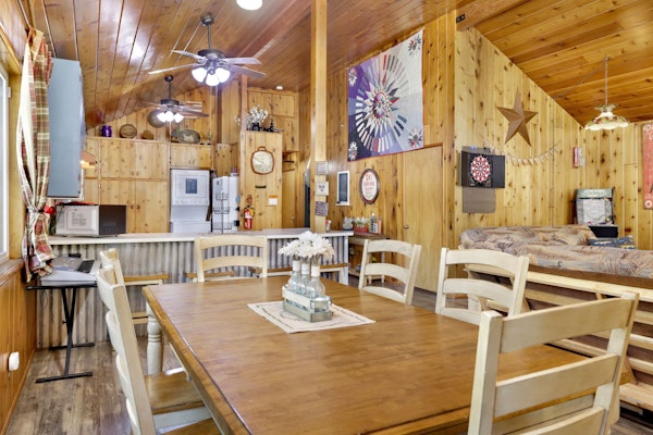 Bear Cub Ski Haus Cabin- Hot Tub- Games-