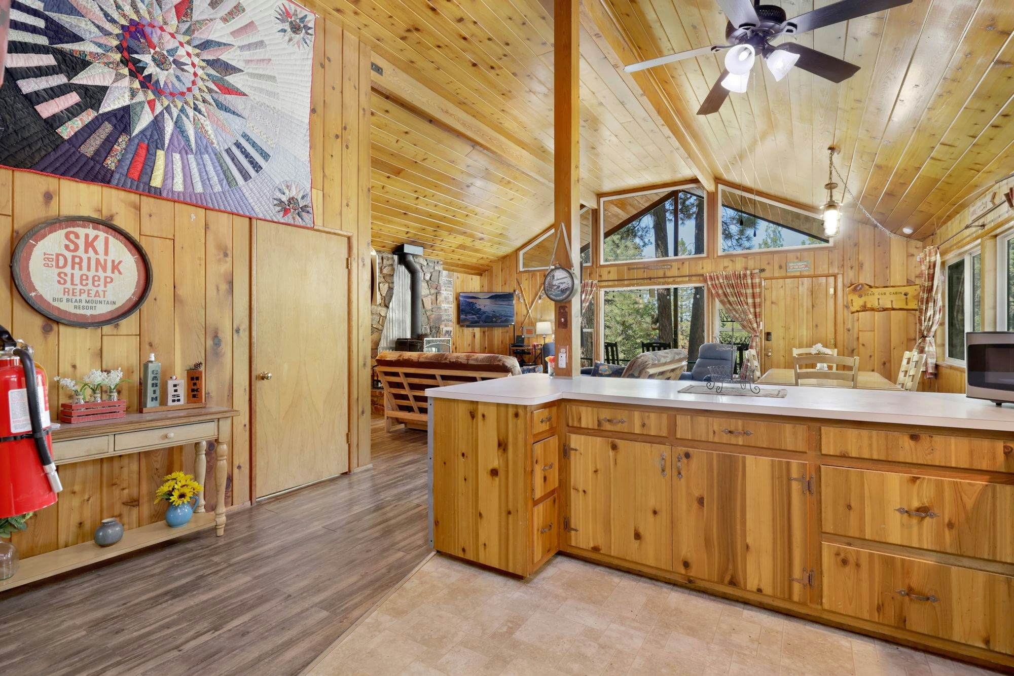 2069 - Bear Cub Cabin