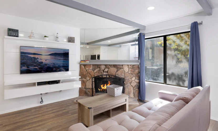 Blue Jay Getaway Lakeside Boulder Bay Townhouse