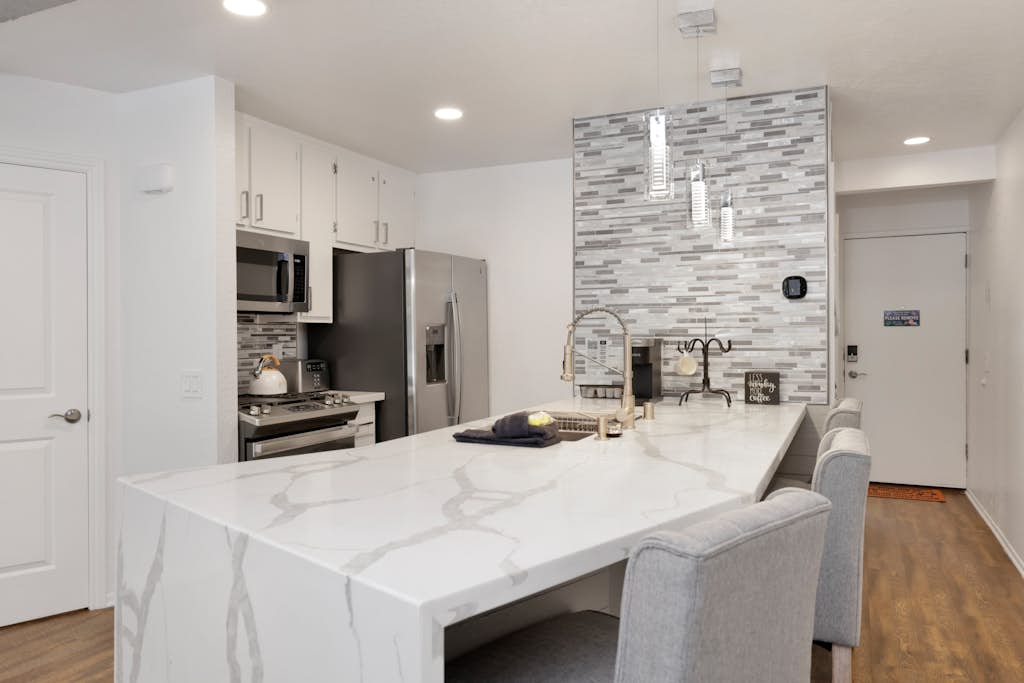 Blue Jay Getaway Lakeside Boulder Bay Townhouse