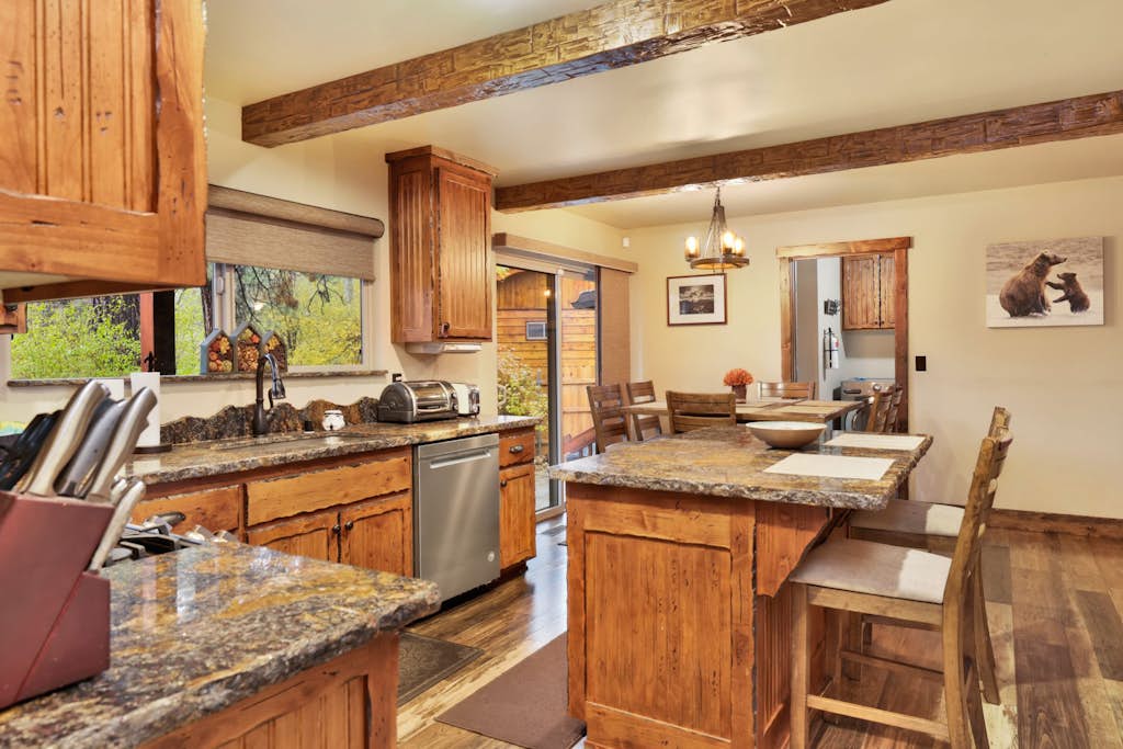 Eagle Point Lodge at Big Bear- Hot Tub- Games- Walk to Lake