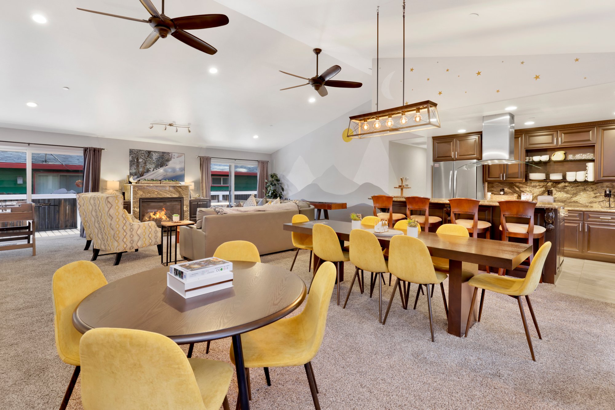 Majestic Sky Basecamp Ski Haus Retreat- Spa- Games-