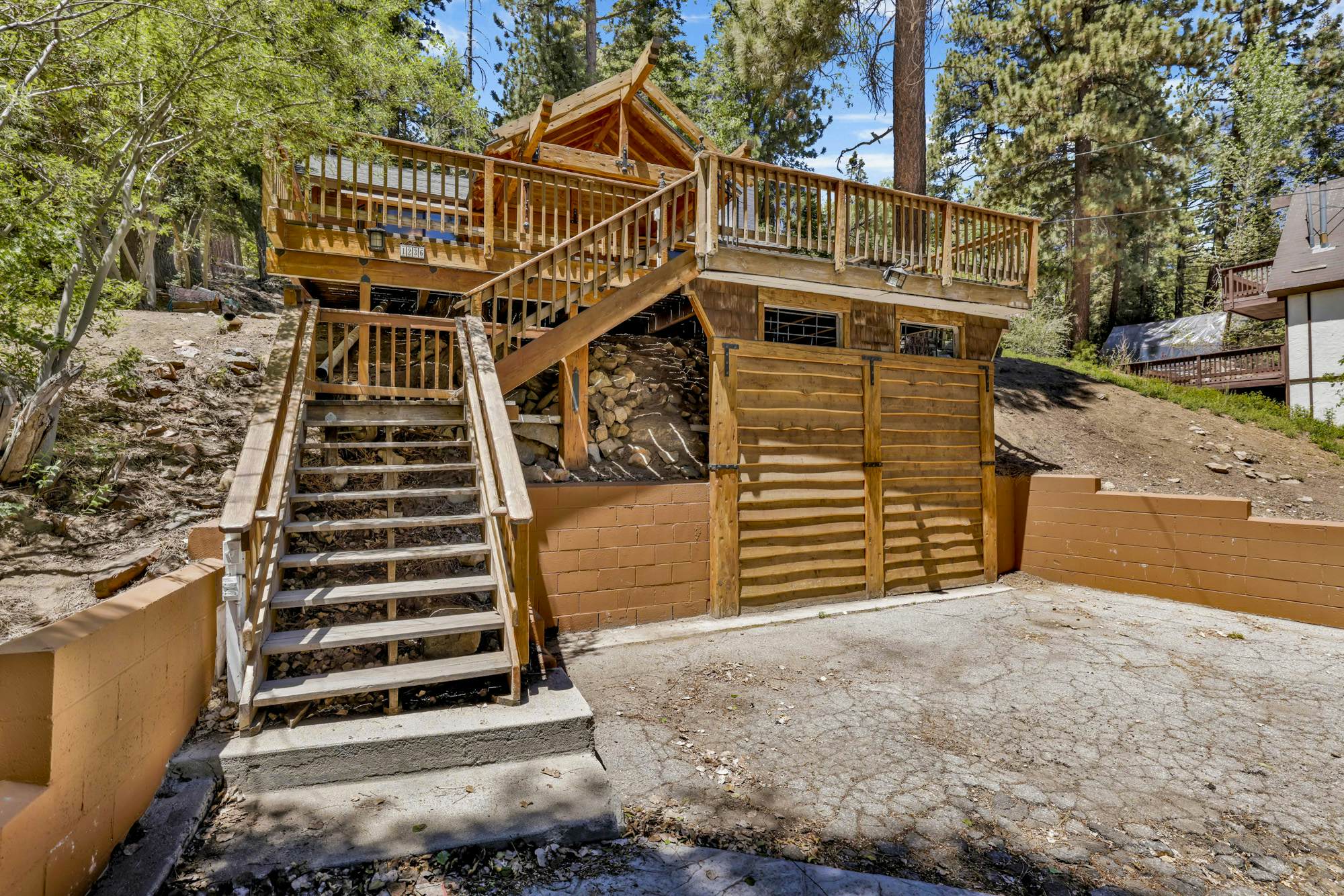 2105-Club View Pines