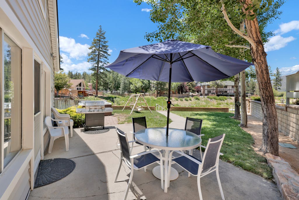 Lakeview Getaway Village Cabin w/ Hot Tub + Boat Dock