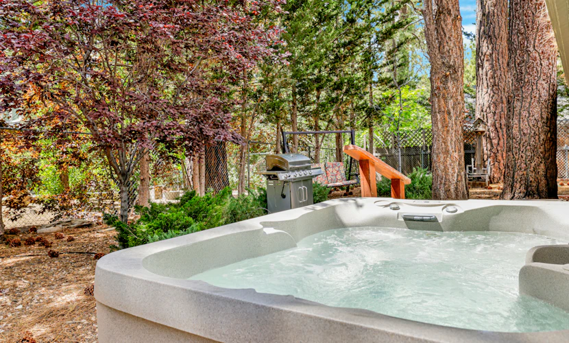 Wildwood Lodge Central Modern Retreat w/ Hot Tub