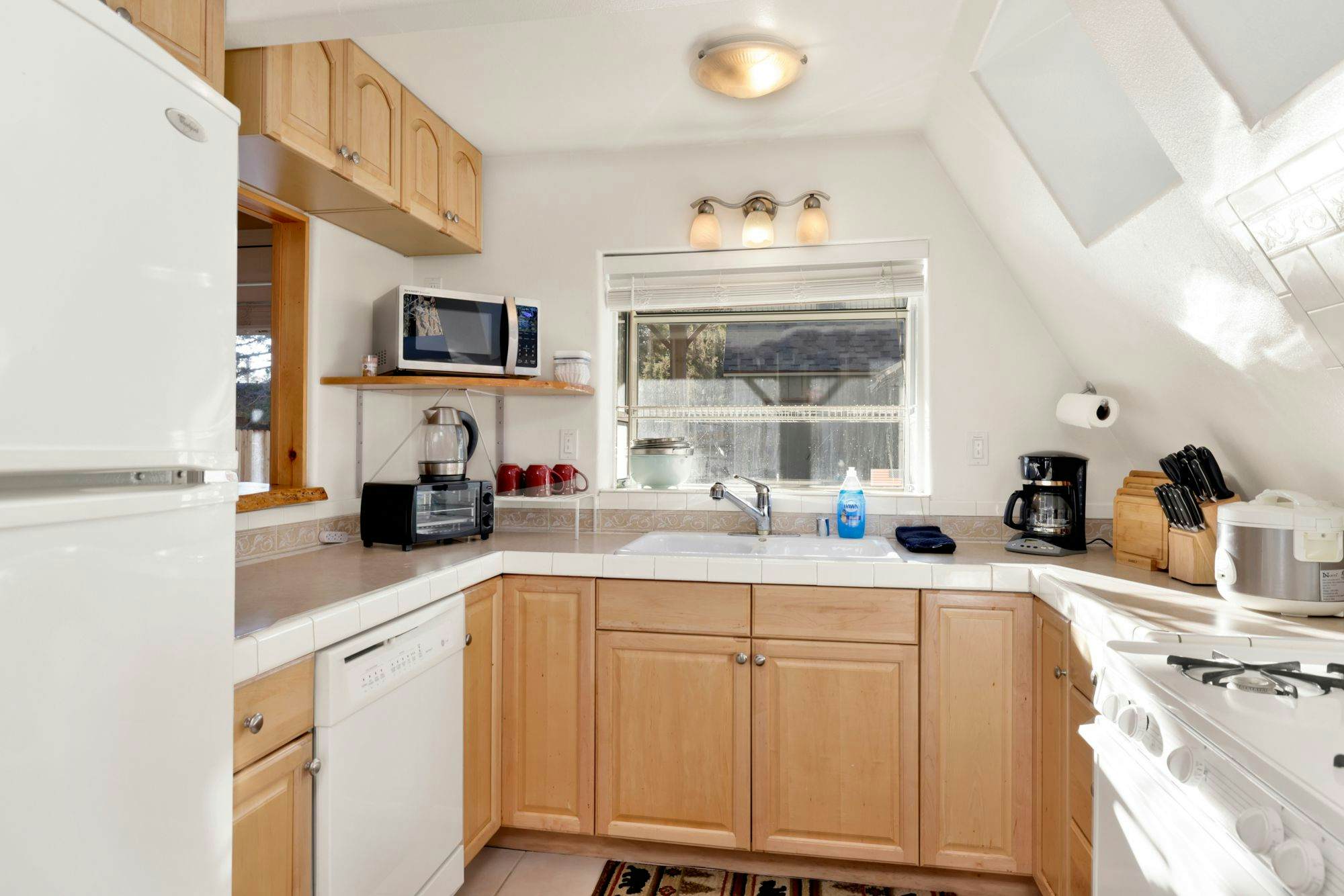 2124-The Pyramid In Big Bear