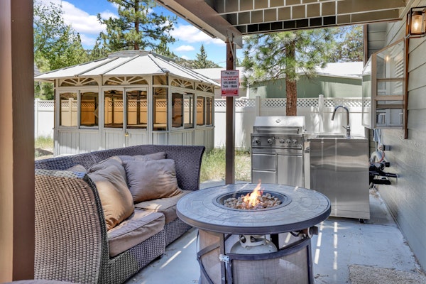 The Pyramid in Big Bear Retreat w/ Hot Tub