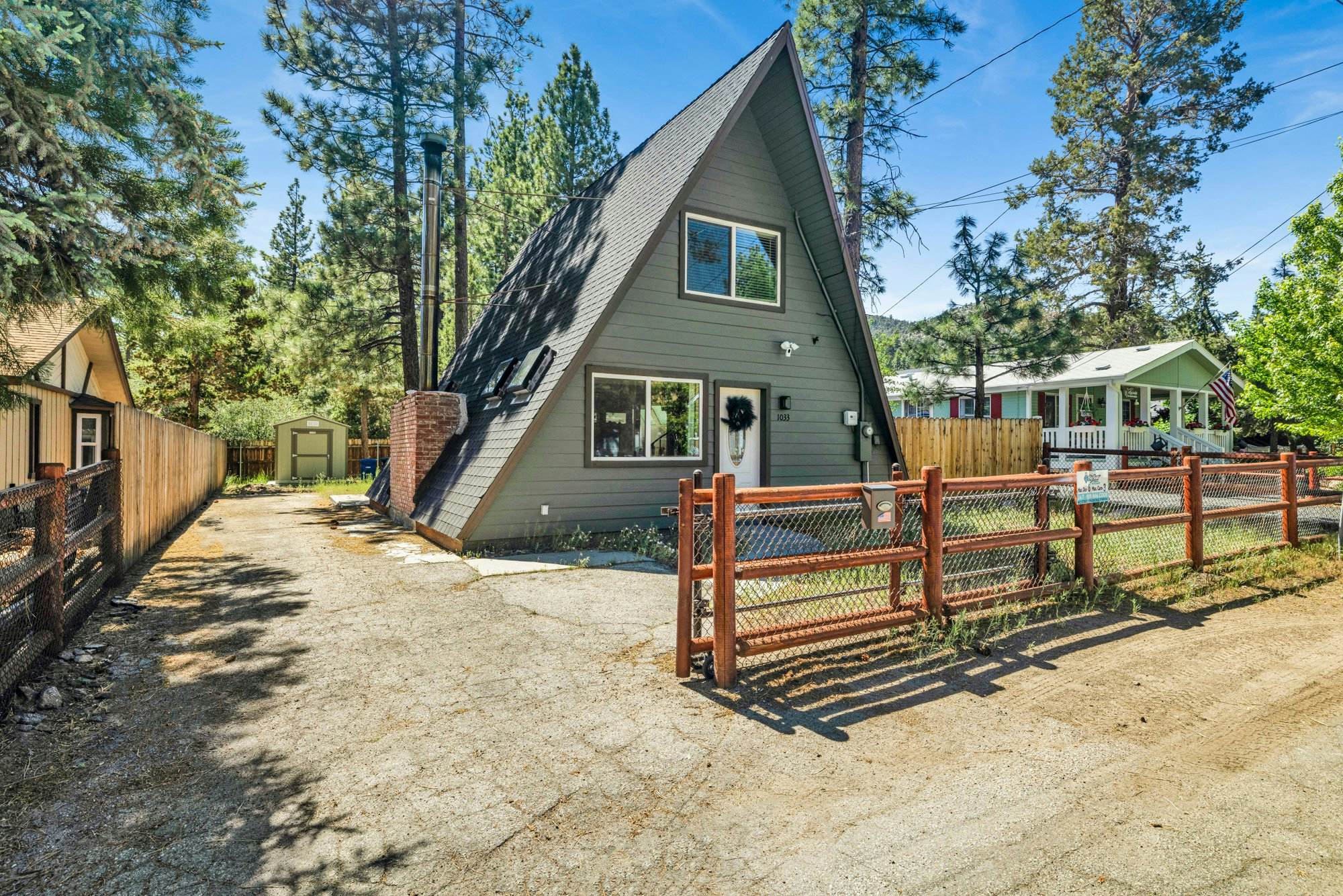 2124-The Pyramid In Big Bear