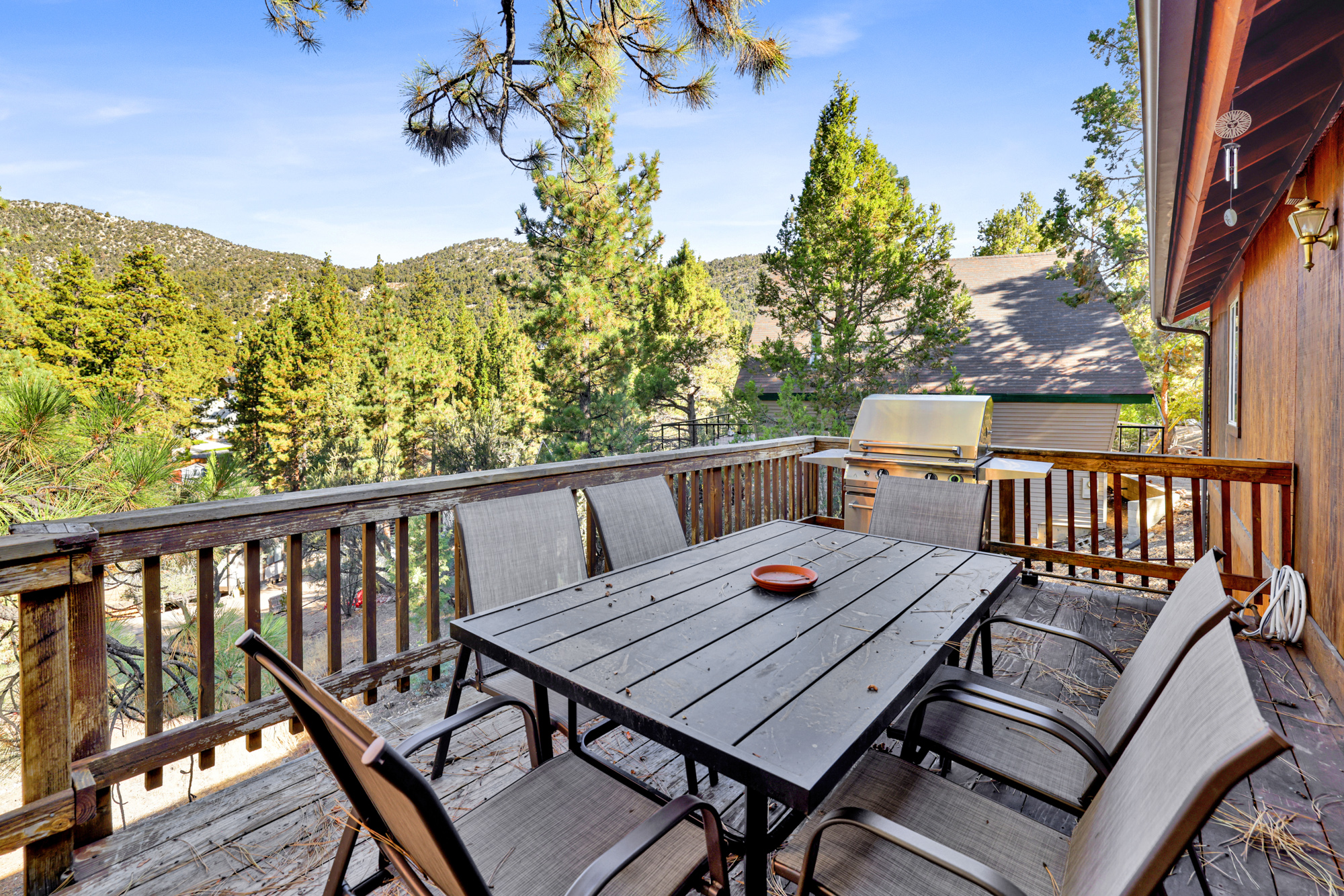 Lookout Lodge Family Chalet at Big Bear w/ Games
