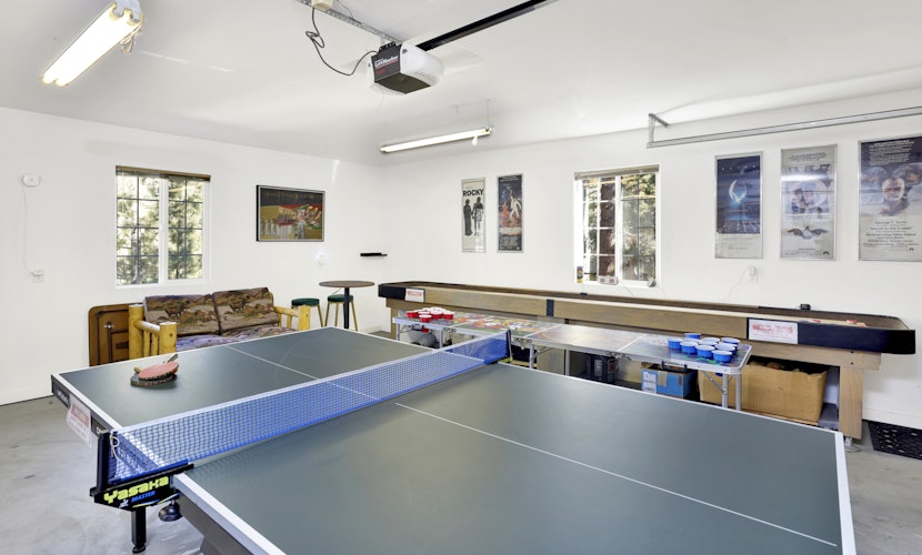 Lookout Lodge Family Chalet at Big Bear w/ Games