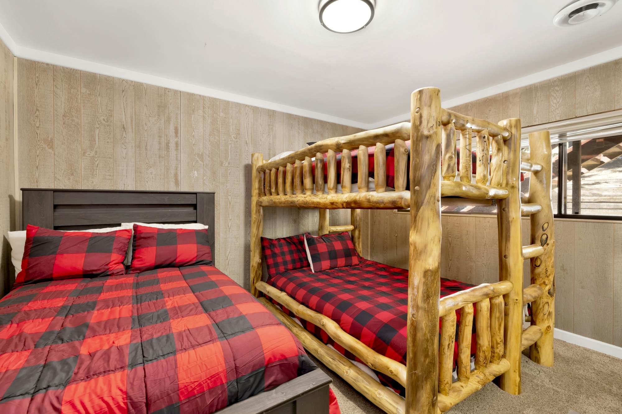 2160-The Malabear Cabin