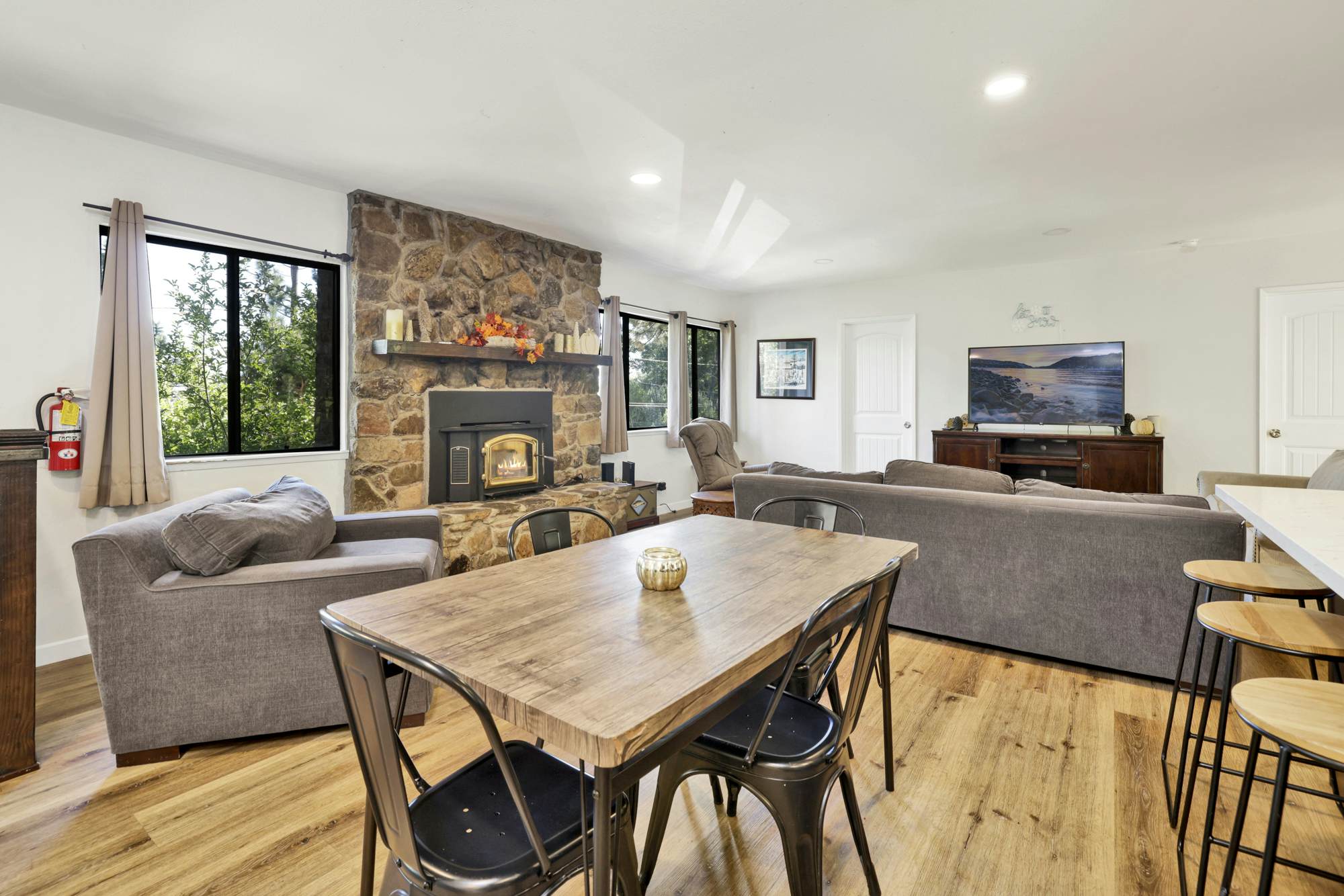 2160-The Malabear Cabin