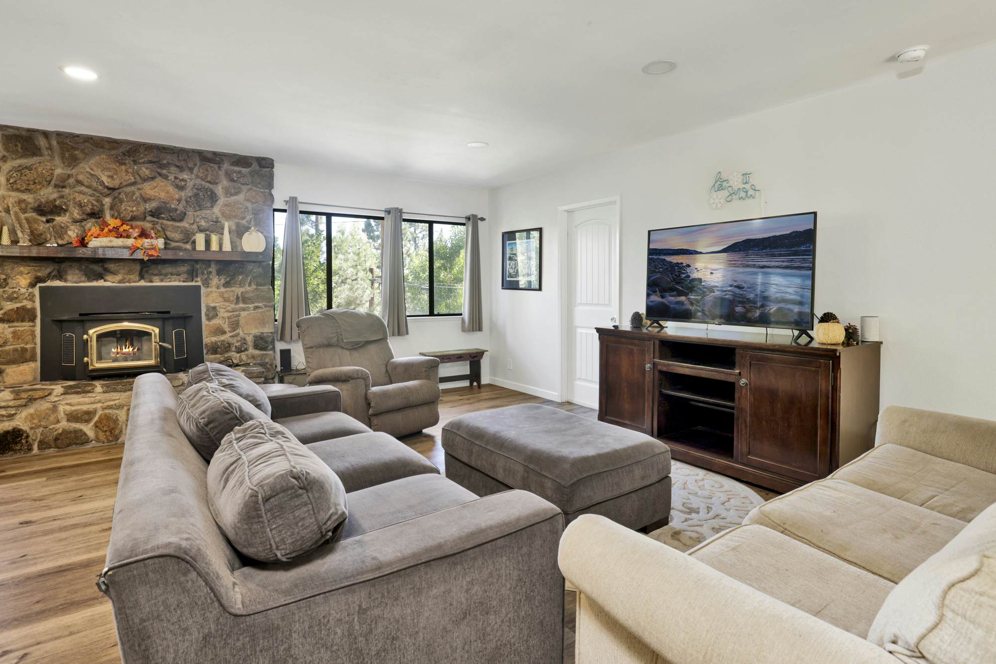 2160-The Malabear Cabin