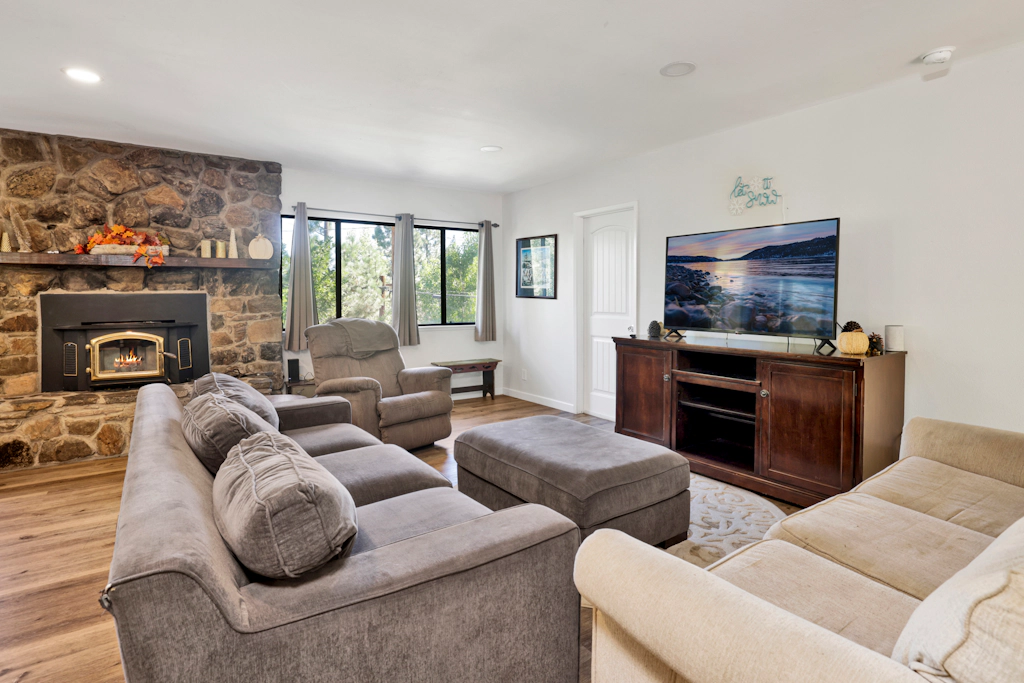 2160-The Malabear Cabin