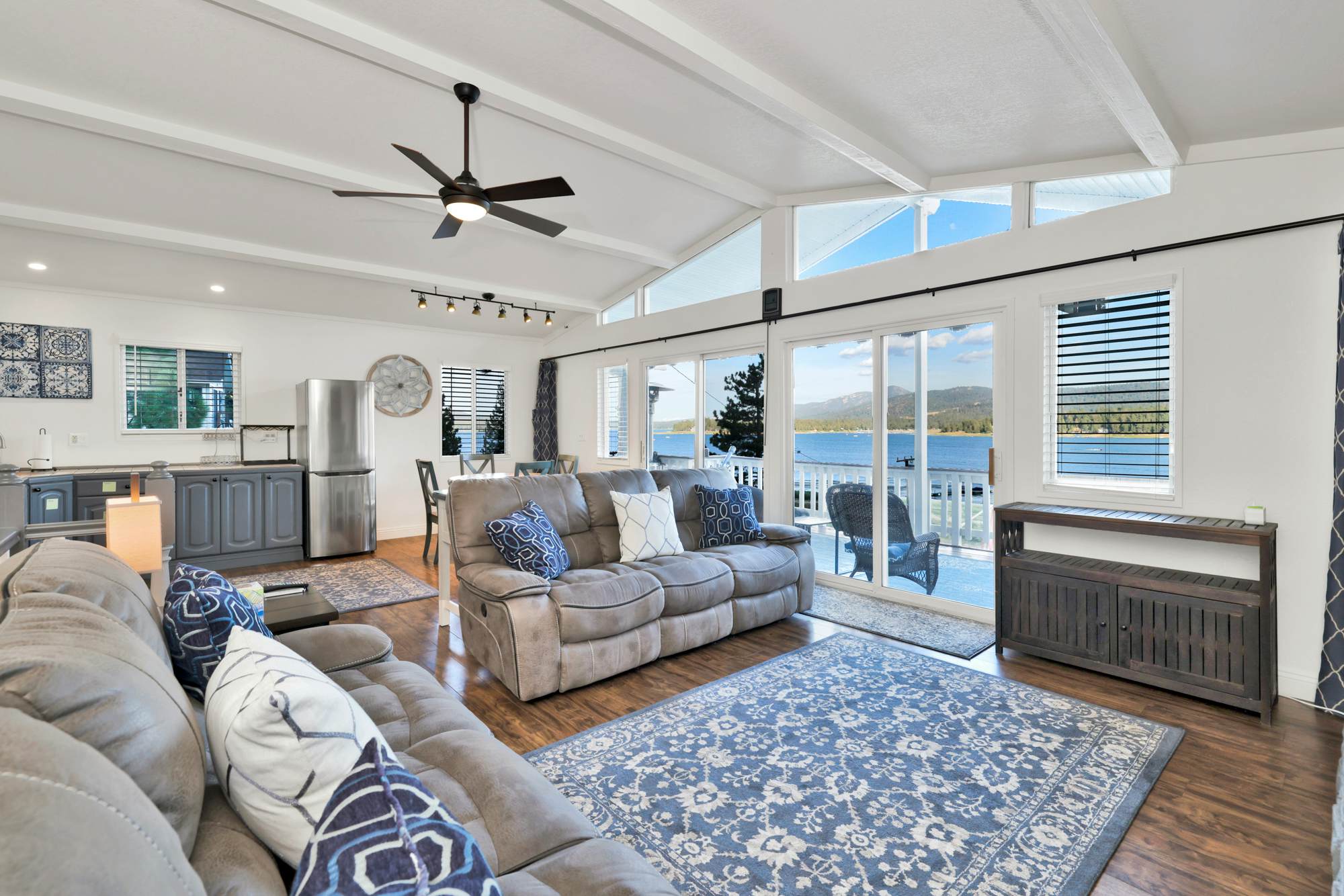 2173-North Shore Chalet