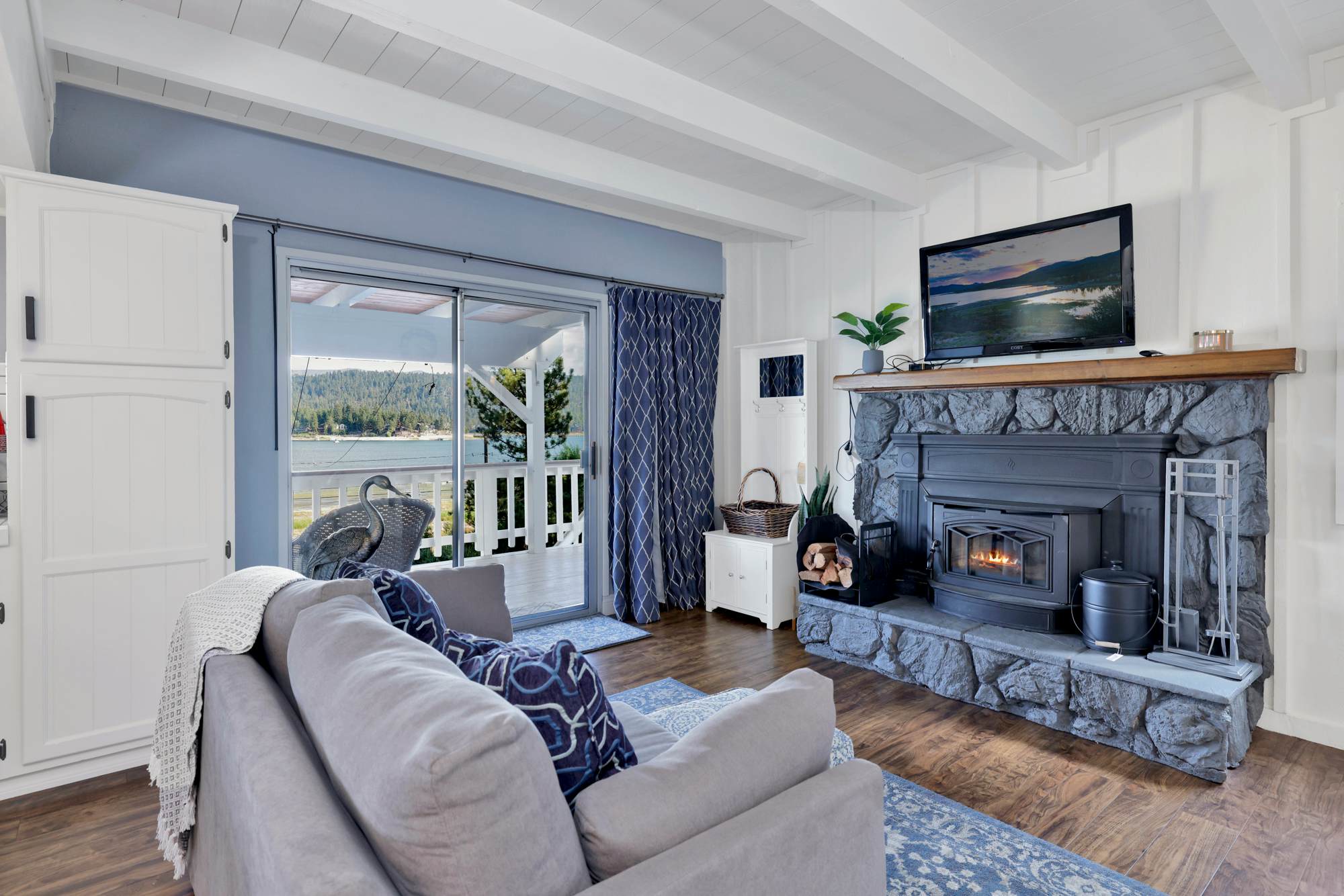 2173-North Shore Chalet