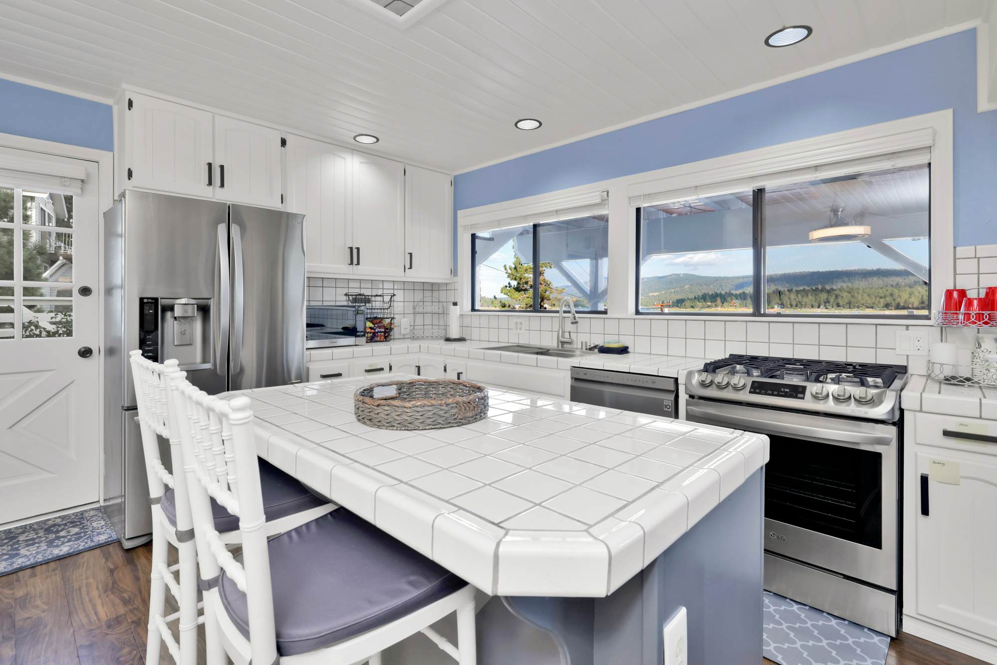 2173-North Shore Chalet