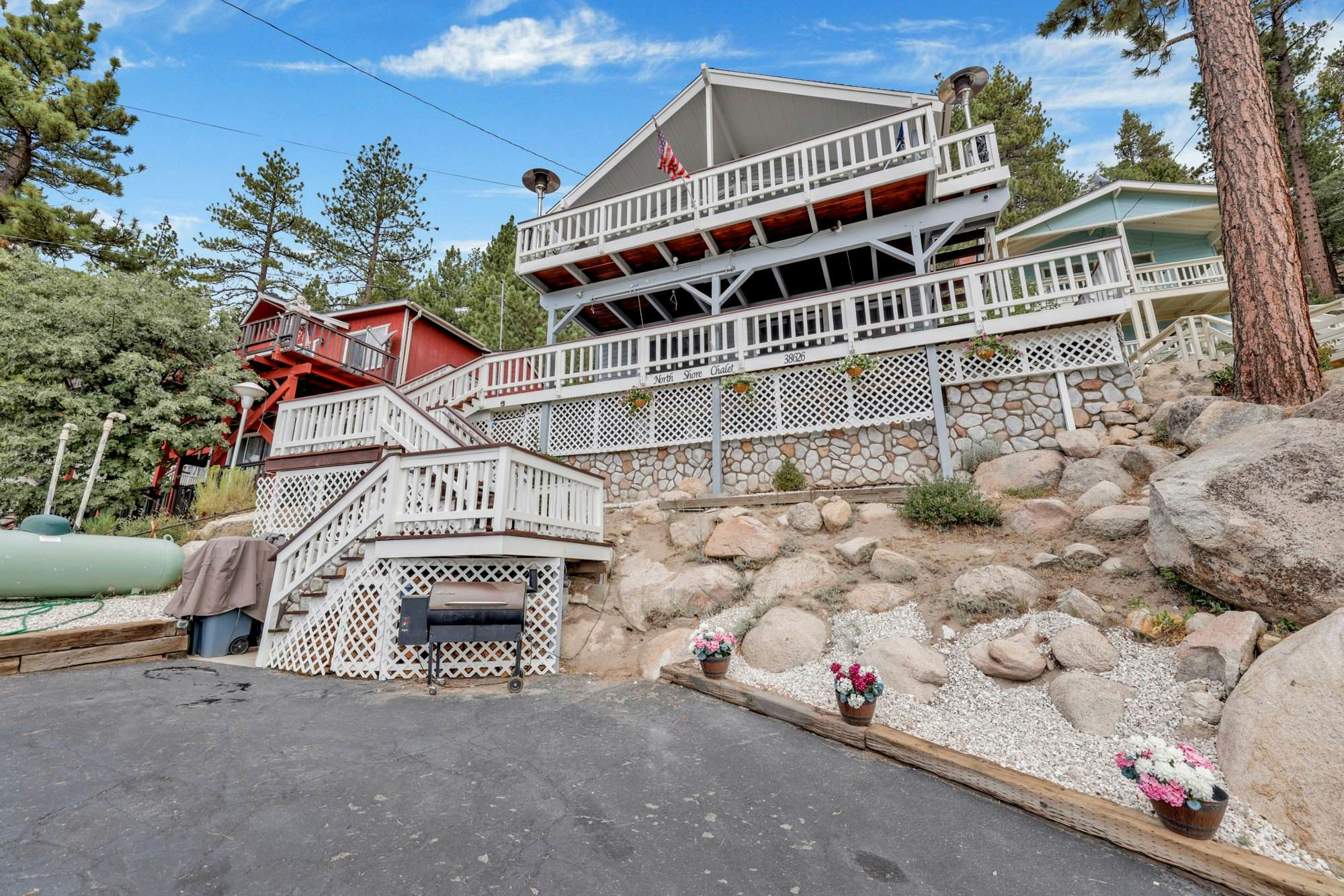 2173-North Shore Chalet